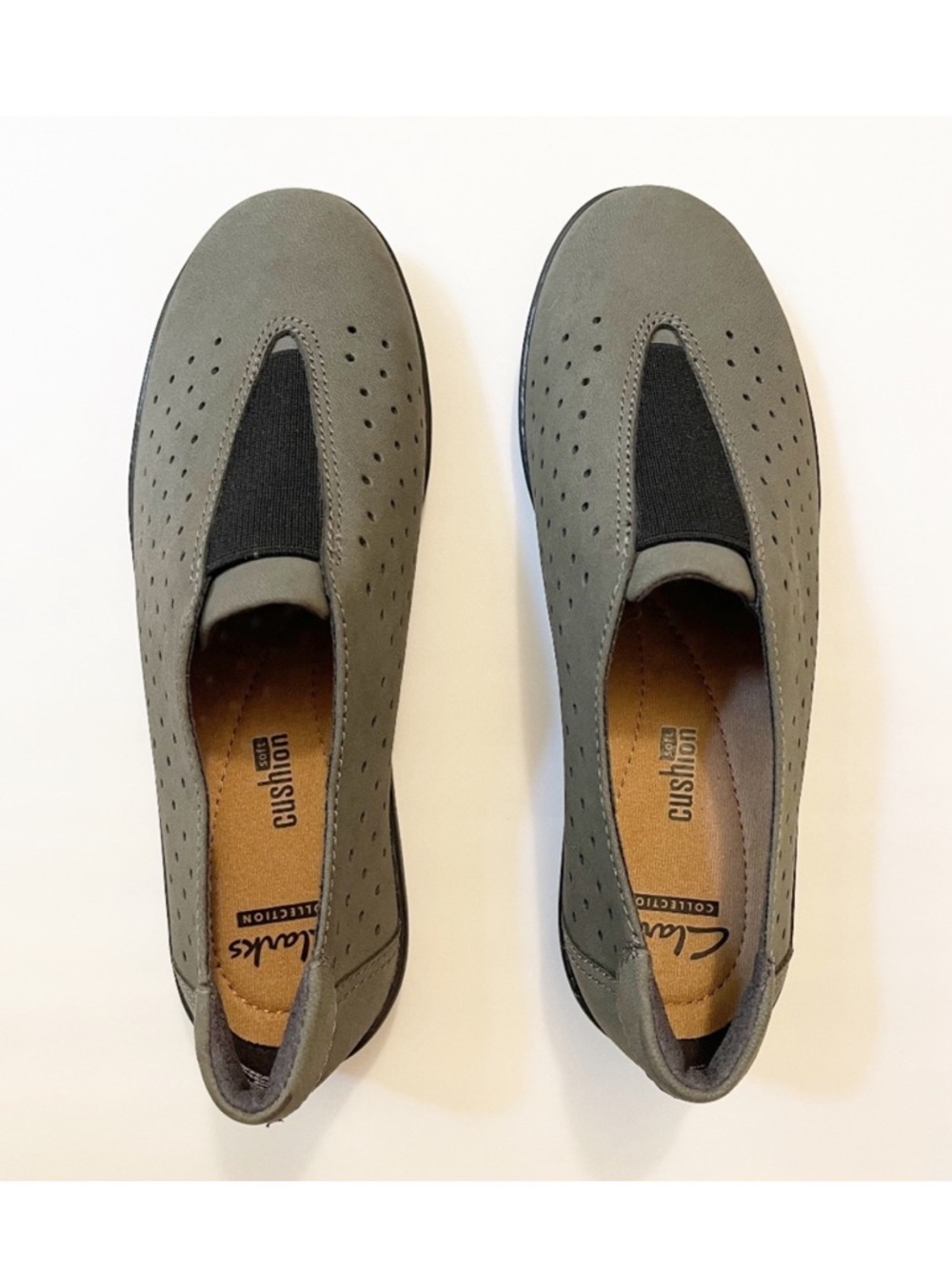 NEW without Box Clarks Soft Cushion Slip-on Perforated Nubuck Leather Loafer